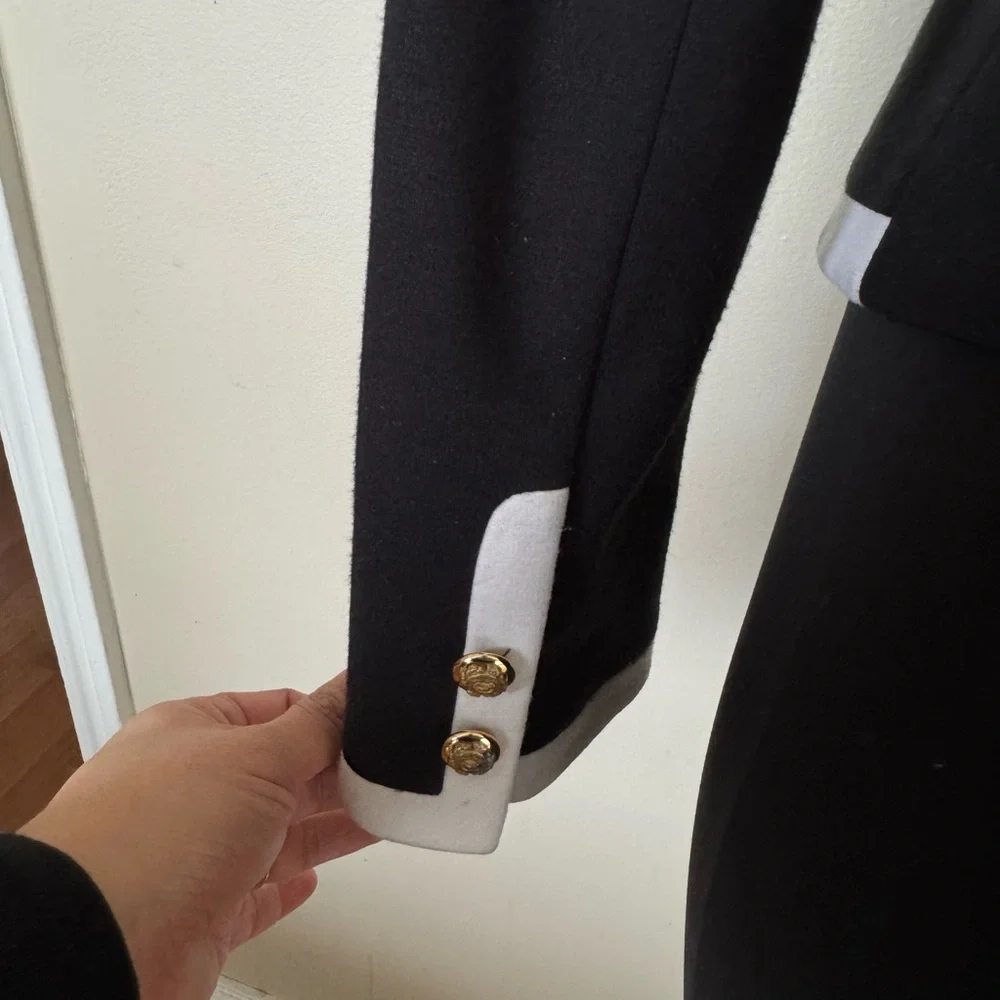 TAHARI black & white dressy Blazer size 6petite - Picture 3 of 7